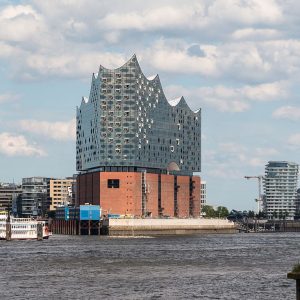 Elbphilharmonie im Hafen von Hamburg